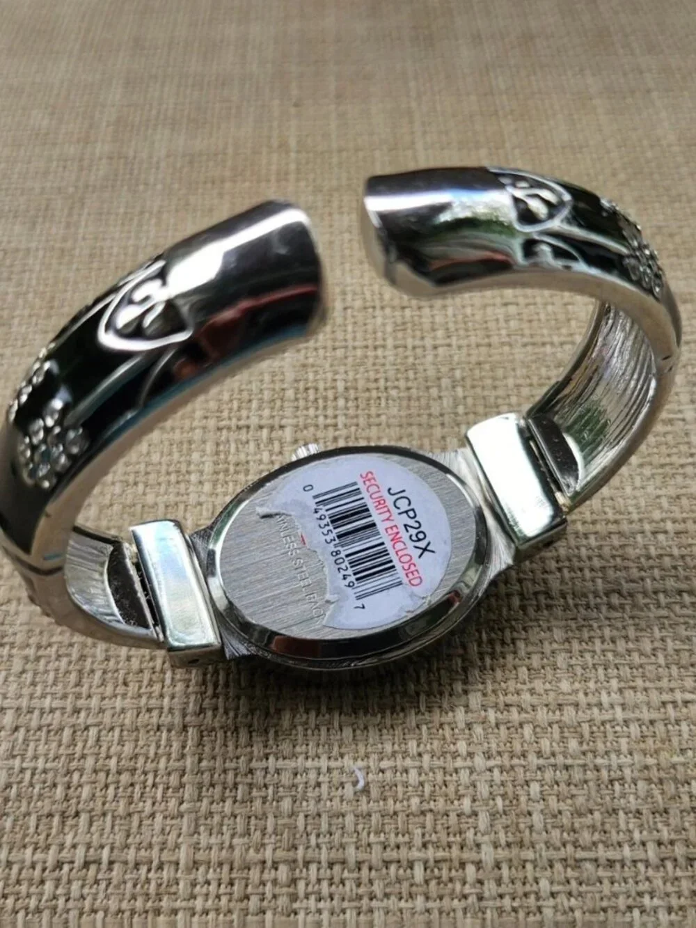 Fashion Women Wristwatch Black/Silver Tone Cuff Band Quartz Analog Watch Unbran